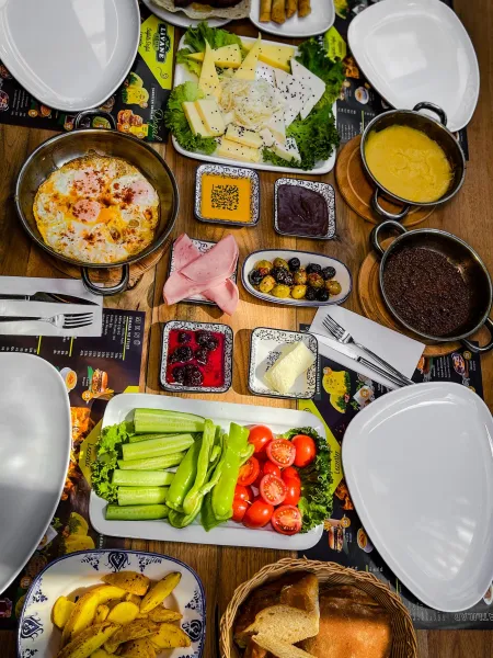 Serpme Kahvaltı Tabağı